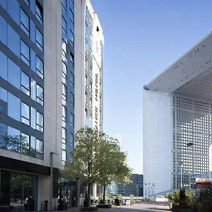 Renaissance Paris La Defense Francja